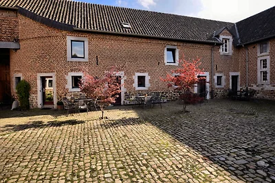 Mooi appartement in monumentale carré-boerder...