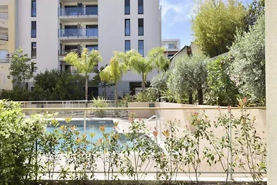 Apartment in Palm Beach mit Pool und Garten