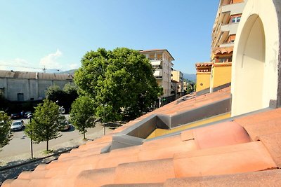Geräumig Ferienwohnung in Verbania mit Balkon