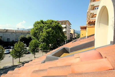 Spaziosa casa vacanze a Verbania con balcone