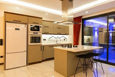 Villa in Kalkan mit Schwimmbecken