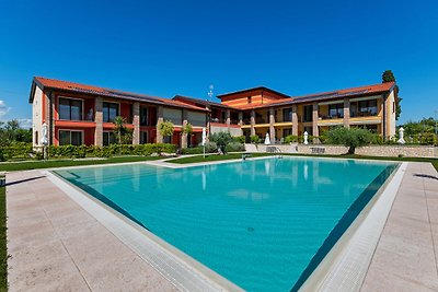 Moderna casa vacanze a Lazise con piscina...
