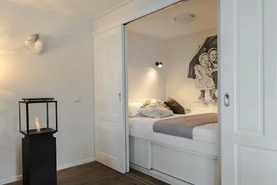 Ferienhaus in Nes mit Schwimmbecken