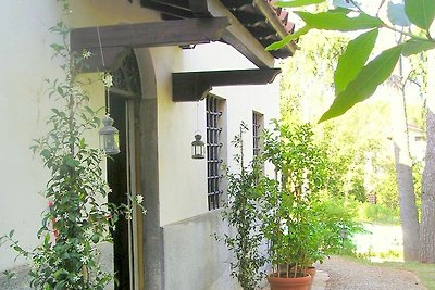 Traditional Tuscan Farmhouse in Lucca with Pr...