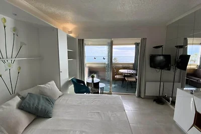 Mooie studio met uitzicht op zee