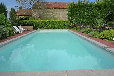 Komfortable Villa mit Pool