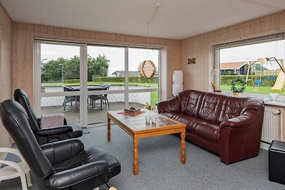Geräumiges Ferienhaus in Vinderup mit Fjord i...