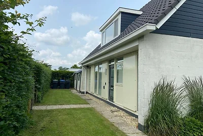 Huis in Boornzwaag met eigen aanlegsteiger