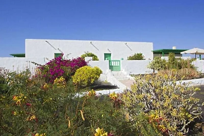 Finca in Yaiza mit Schwimmbecken