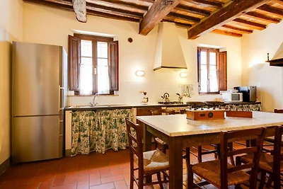 Großzügiges Bauernhaus mit Kamin