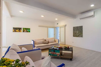Luxuriöse Villa in Šibenik mit Pool