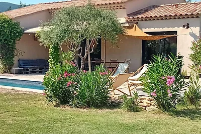 Prachtige villa met privézwembad in de...