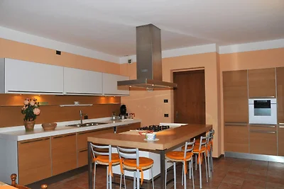 Modernes Ferienhaus in Idro (Lombardei)