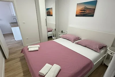 Apartment & Rooms Papa - Two Bedroom Apartmen...