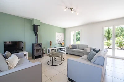 Luxe villa in Oupia met privé zwembad