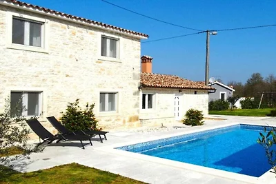 Ferienhaus in Visnjan mit Schwimmbecken
