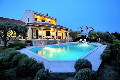 Beeindruckende Villa in Kozino mit privatem...