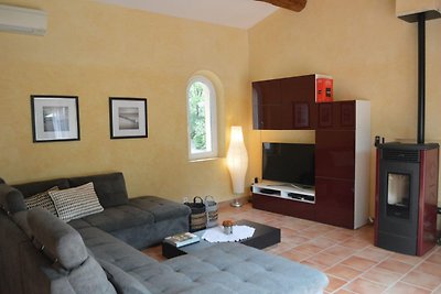 Haus in Montfort-sur-Argens mit Garten