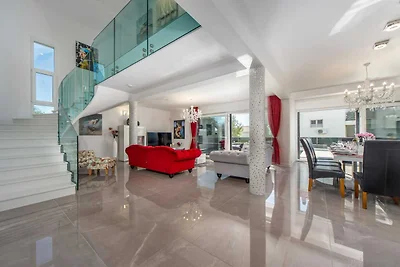 Villa Shaula -  Five Bedroom Holiday Home wit...
