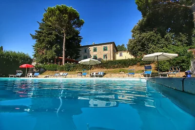 Bauernhaus in Gualdo Cattaneo mit Pool