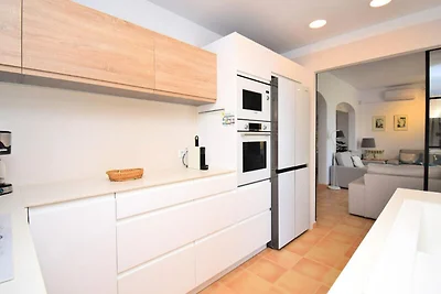 Villa in Colonia mit Pool und Meerblick