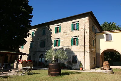 Bauernhaus in Gualdo Cattaneo mit Pool