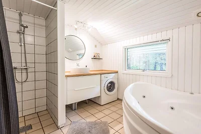 Helle Hutte mit uberdachter Terrasse-By Traum