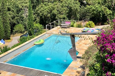 Plushy Villa with Private Pool and Sea Views ...