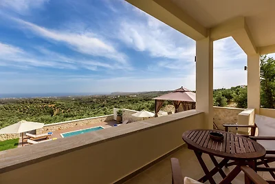 Villa in Arkadi mit Pool & Meer in der Nähe