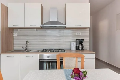 apartman za odmor Obiteljski odmor Rogoznica