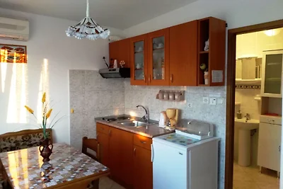 Accogliente appartamento a Vinišće con molo