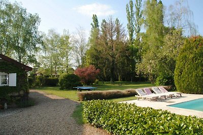 Magnifica villa in Borgogna, con piscina