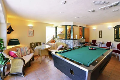 Villa in Ripenda Kras mit Pool und Sauna