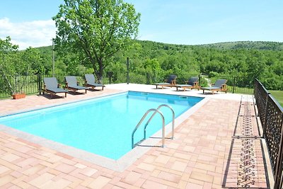 Luxuriöse Villa in Tijarica mit privatem Pool