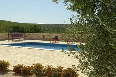 Ferienhaus in Benkovac mit Schwimmbecken