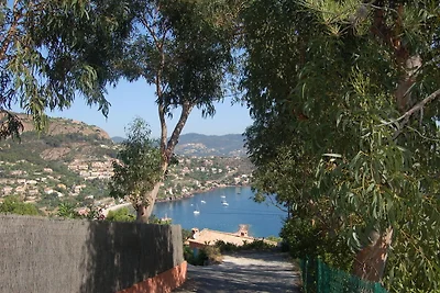 Villa con piscina e campo da tennis in comune