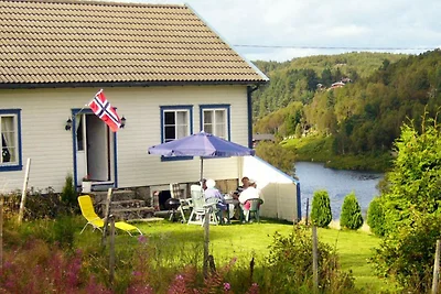 6 Personen Ferienhaus in lyngdal-By Traum