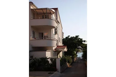 Wohnung mit Balkon in der Nähe von Vodice