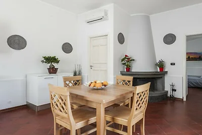 City cottage with garden and pool
