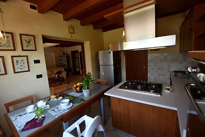 Wohnung in Villa, mit Garten, Grill