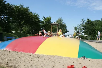 Bella tenda con bagno, vicino a un'area...