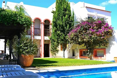 Ferienhaus auf Ibiza mit privatem Pool