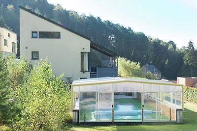 Luxuriöse Villa mit Pool in Stavelot