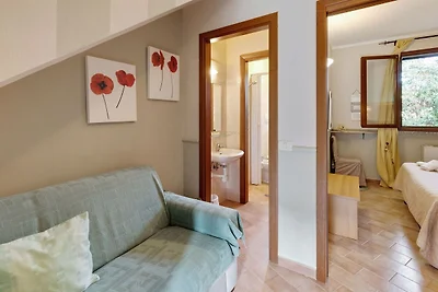 Einladende Wohnung in Scarlino mit Terrasse
