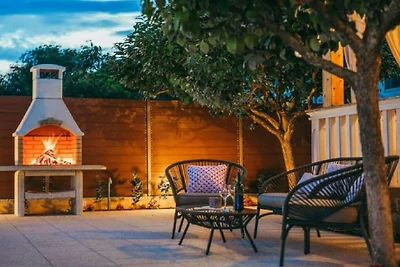 Stella mit Pool & beheizter Jaccuzzi