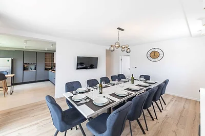 Expansive Retreat with Private Pool & BBQ, Ne...