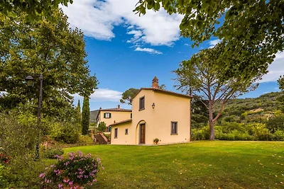 Accogliente villa con piscina privata a...