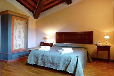 Ferienhaus in Montecarelli mit Pool
