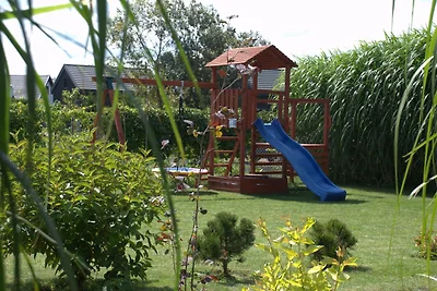 Ferienhaus mit Terrasse und großem Garten