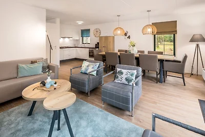 Lux. Ferienhaus mit Whirlpool und Sonnendusch...